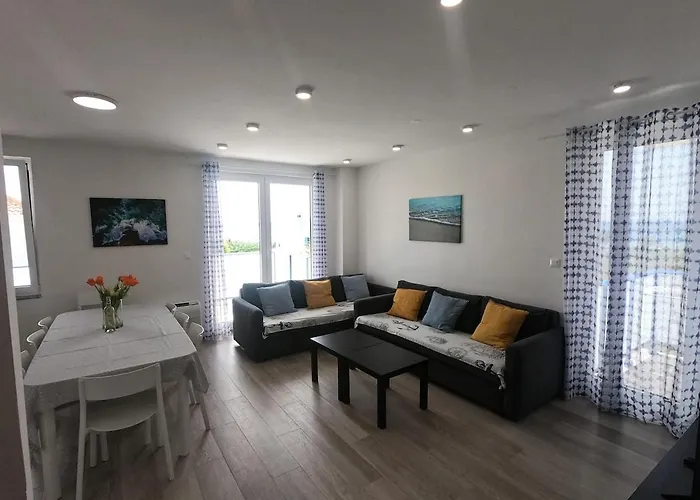 Miri R2 Villa
