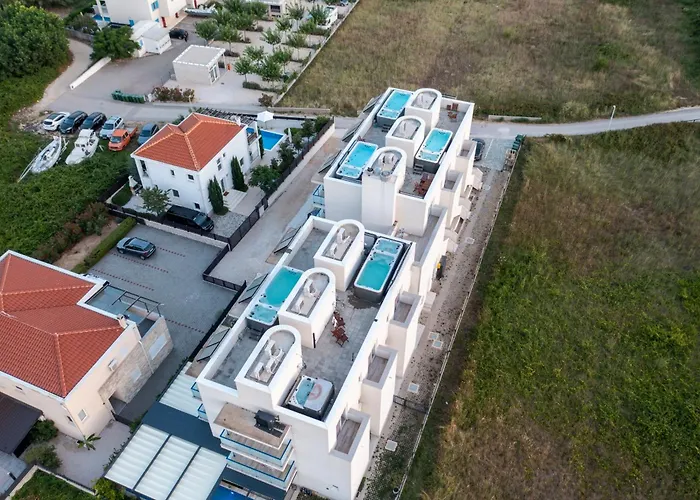 Miri R2 Villa