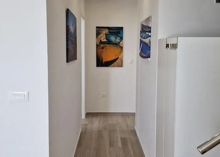 Miri R2 Вилла *